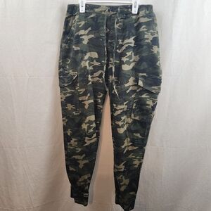 Almost Famous Women's Green Camo Cargo Pants